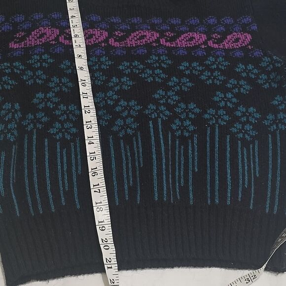 Women’s vintage 1980’s wool Halston III chunky sweater. Size Medium. - Picture 5 of 8